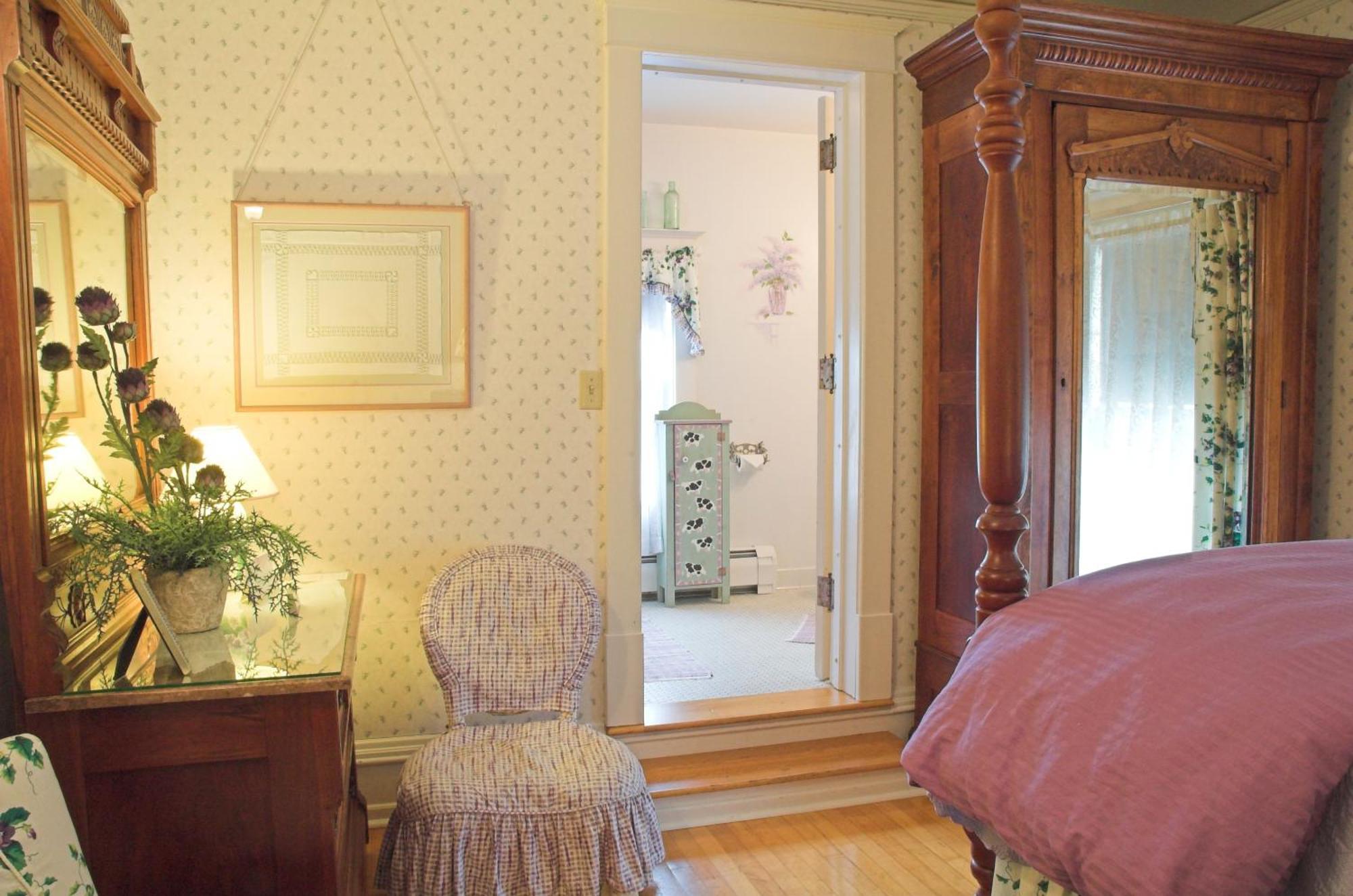 White Lace Inn Sturgeon Bay Room photo