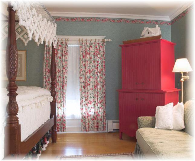 White Lace Inn Sturgeon Bay Room photo