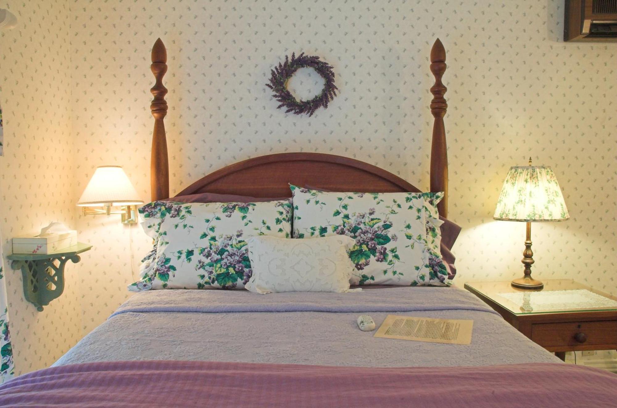 White Lace Inn Sturgeon Bay Room photo